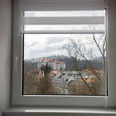 Leopold - Apartmanovy Dum Apart Otel *