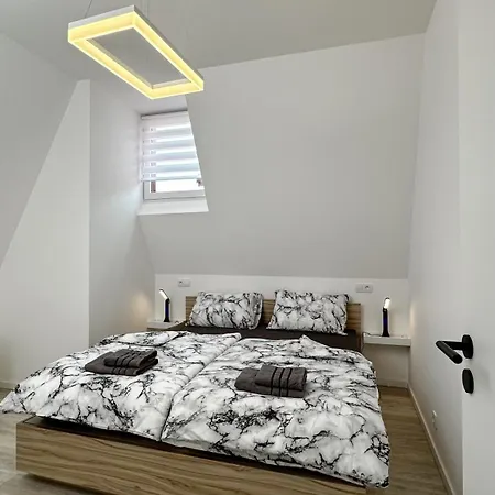 Apart Otel Leopold - Apartmanovy Dum *