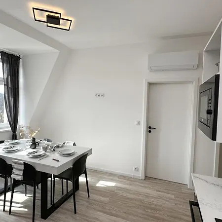 Leopold - Apartmanovy Dum