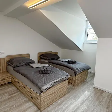 Apart Otel Leopold - Apartmanovy Dum