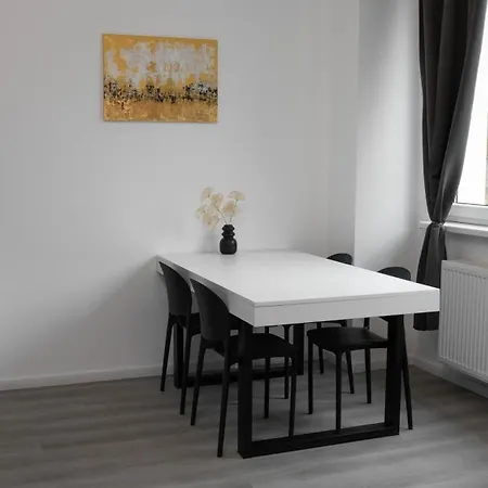 Apart Otel Leopold - Apartmanovy Dum *