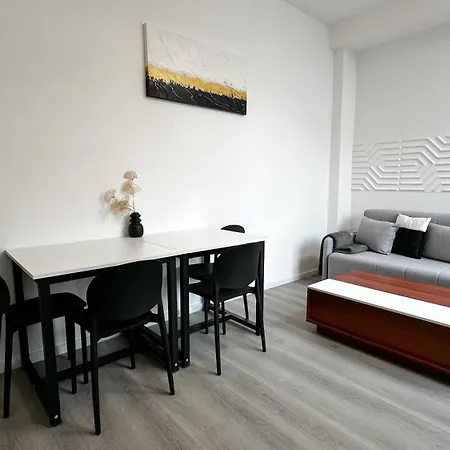 Leopold - Apartmanovy Dum *