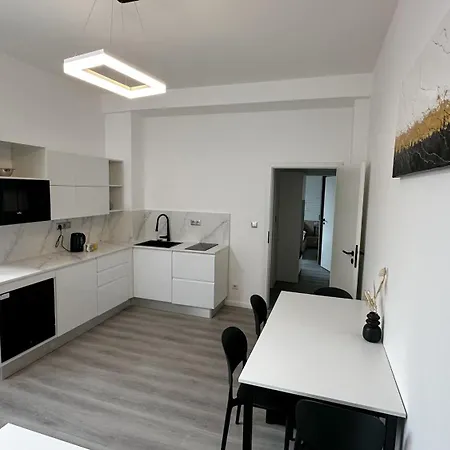 Leopold - Apartmanovy Dum *